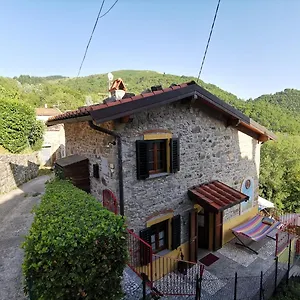 Deliziosa Casetta Sull'appennino Toscano Montefegatesi